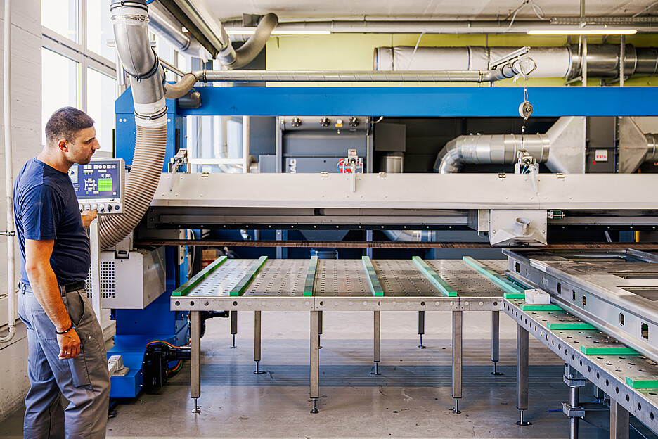 Une finition parfaite fait toute la différence. L’installation de ponçage entièrement automatisée garantit une finition de haute qualité.