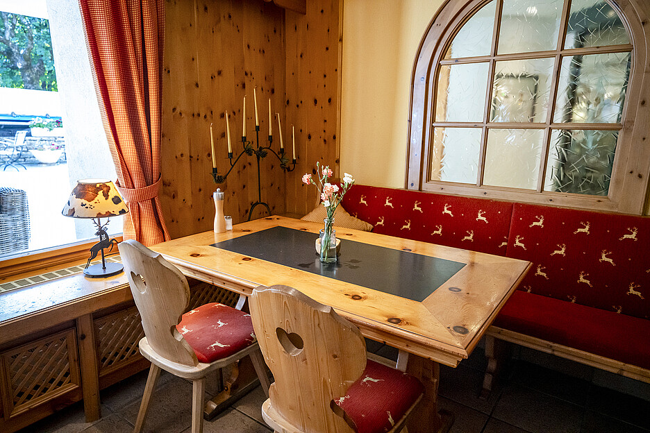 Dans le Stübli, le Parkhotel Silvretta gâte ses hôtes avec une cuisine régionale et des prestations culinaires internationales.