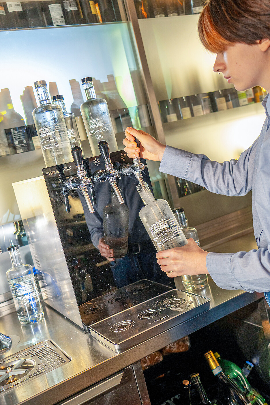 Le modèle de table Bar 120 de BWT ne mesure que 30 centimètres de large, est facile à monter et offre trois robinets avec de l’eau réfrigérée gazeuse et non gazeuse ainsi que de l’eau plate à température ambiante.