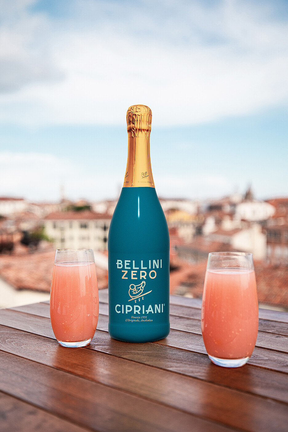 Bellini Zero – le dernier coup de la maison Cipriani – innovant, sans alcool et pourtant plein de respect pour le Bellini original et donc pour la tradition du Harry’s Bar.