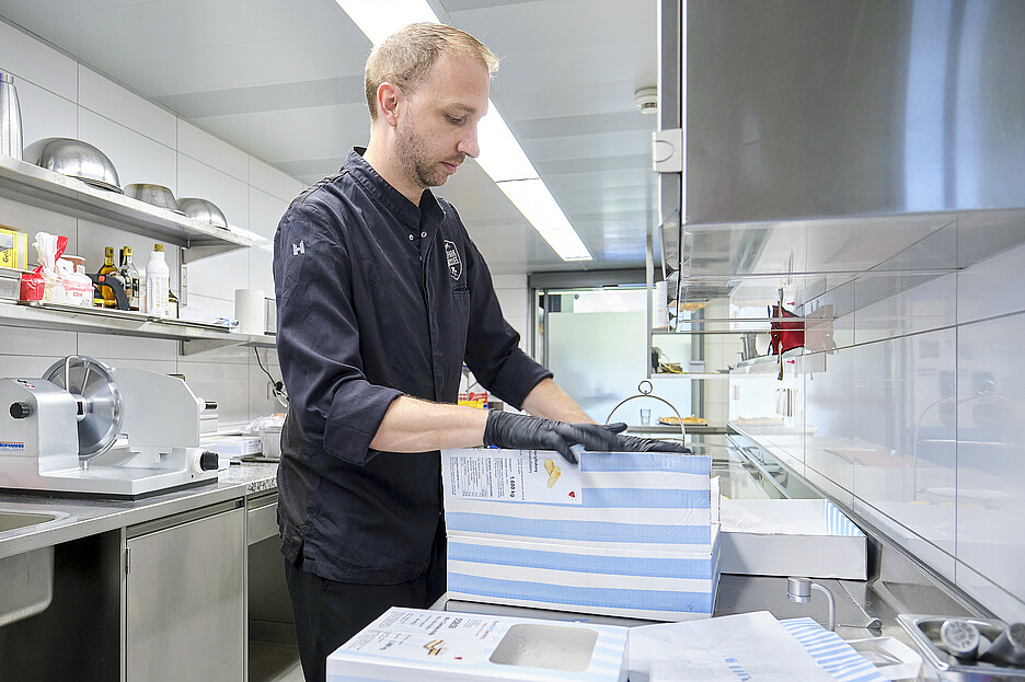 Sortez-les du congélateur, laissez décongeler et en 30 à 60 minutes, les desserts sont prêts à être servis.