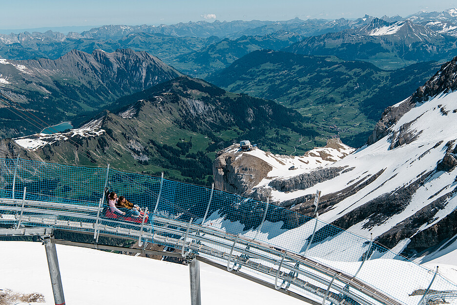 L’Alpine Coaster est la piste de luge sur rail la plus haute d‘Europe et stimule l’activité estivale.