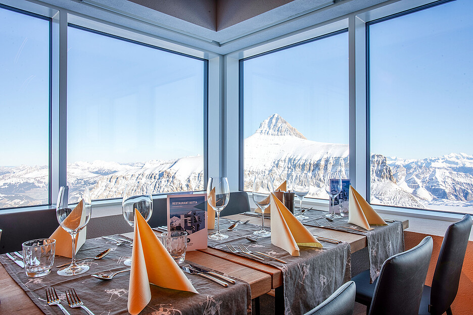Le Restaurant Botta est l’un des trois restaurants de Glacier 3000. Il offre un service à la table et une cuisine régionale raffinée.