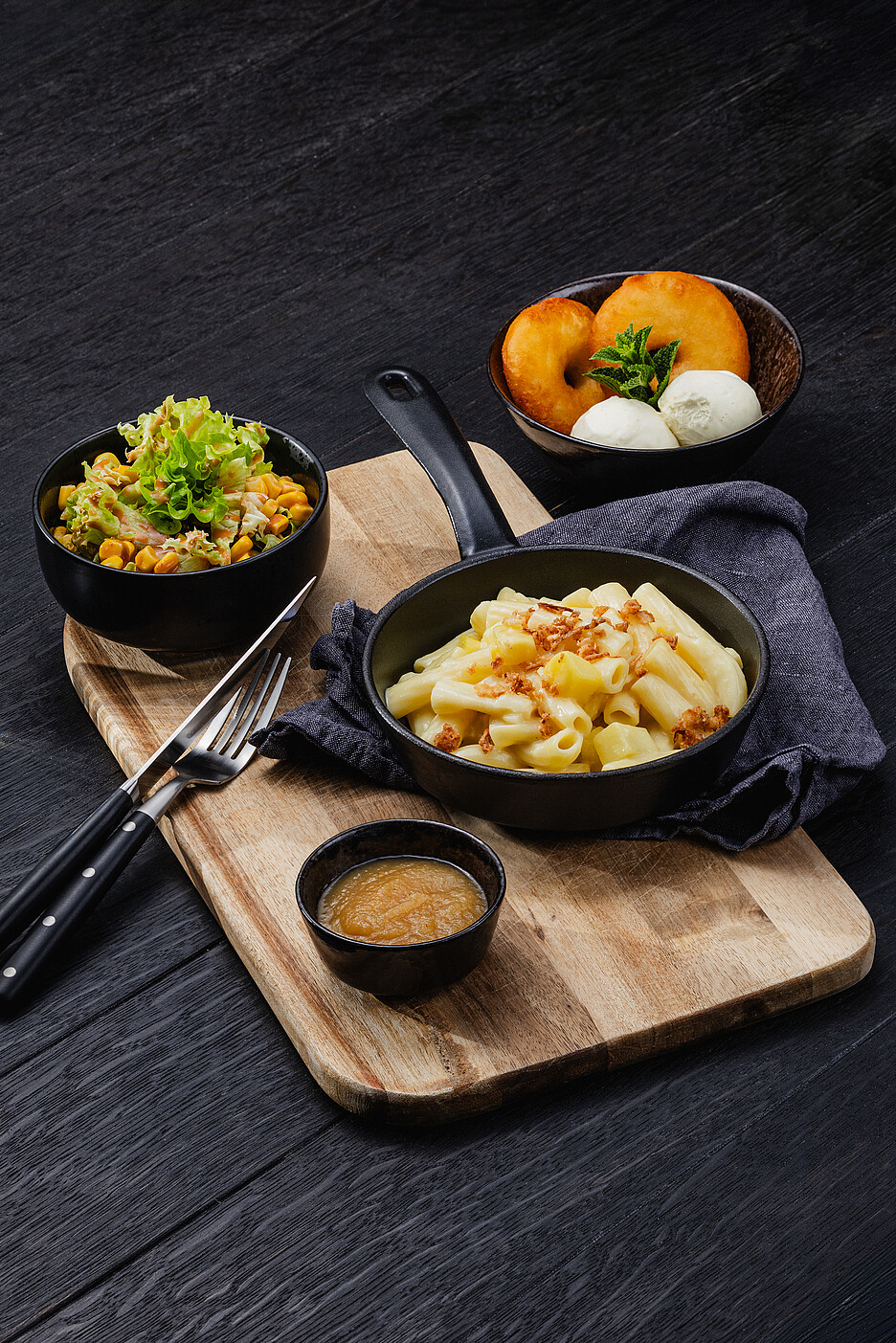 Menu prêt en 1–2 gestes macaronis des Alpes avec entrée et dessert.