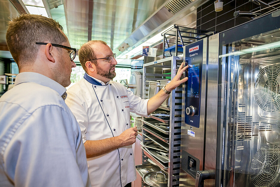 La vision: à l’avenir, les processus de cuisson doivent pouvoir être consultés directement sur le iCombi Pro ou le iVario Pro, conformément au plan de menus déjà élaboré.