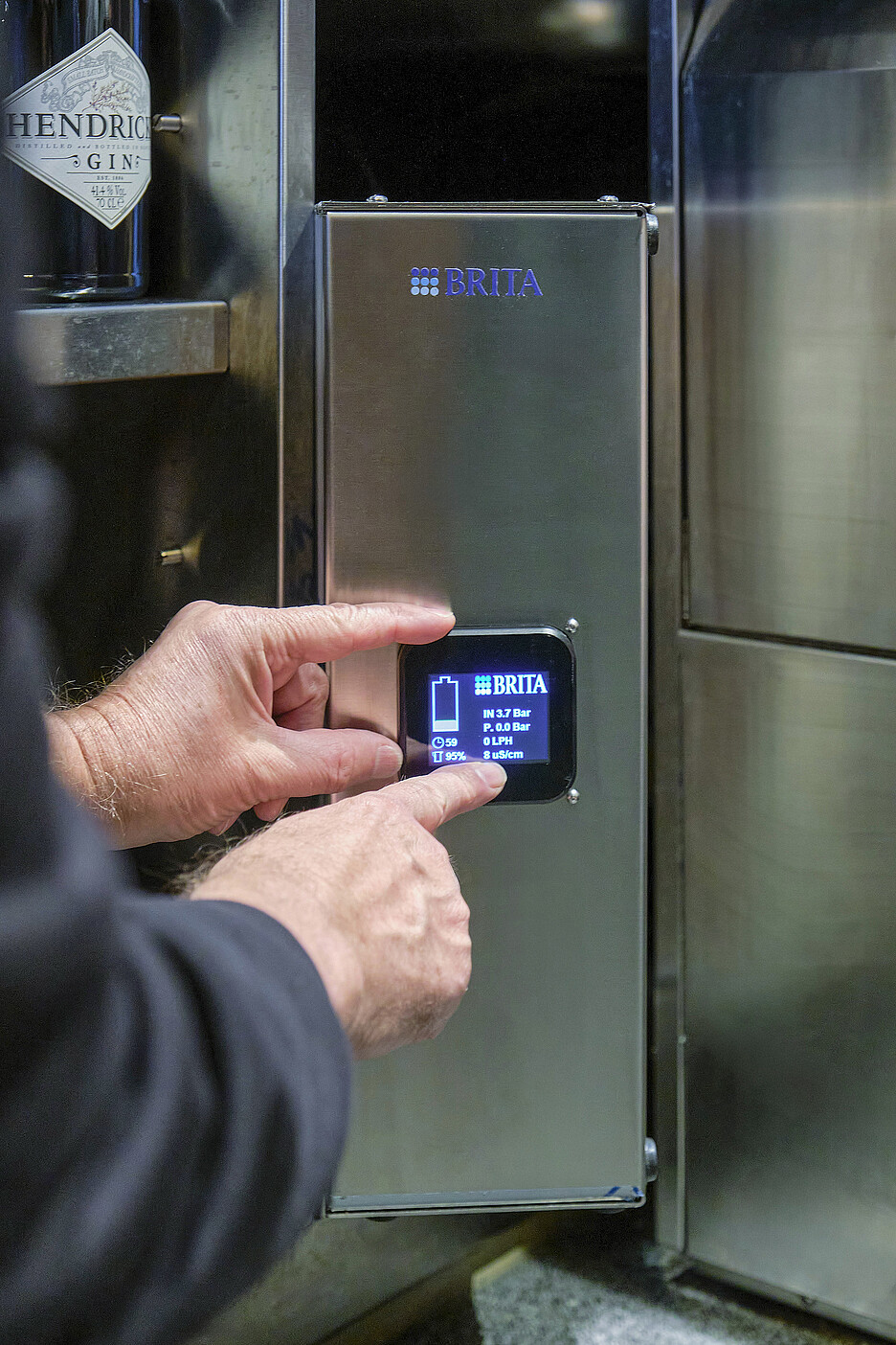 L’écran intégré fournit des informations sur les paramètres importants tels que la pression, le débit d’eau et la conductivité du filtrat.