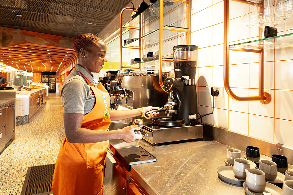 Le moulin à café Rancilio Kryo Elite, équipé de meules plates de 64 mm et d’un écran digital, assure une utilisation simple et une qualité de café optimale.