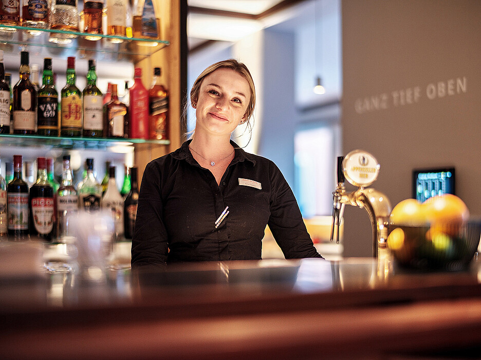 L’équipe de l’hôtel Prätschli veille à créer une atmosphère accueillante grâce à son service chaleureux.