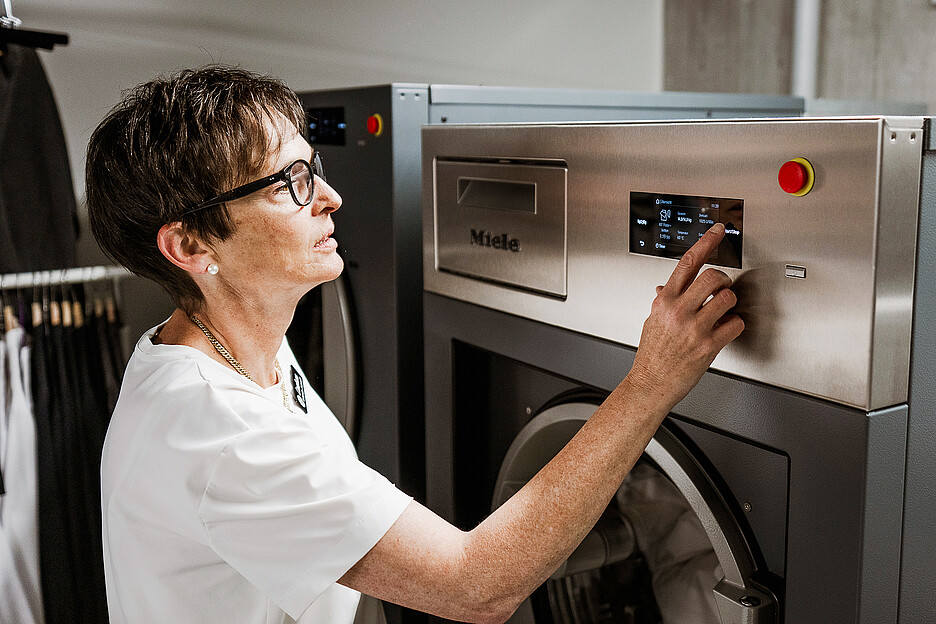 Pour Ladina Lorenzo, responsable du housekeeping à l’hôtel Maistra, une utilisation simple des machines et un service compétent sont importants.