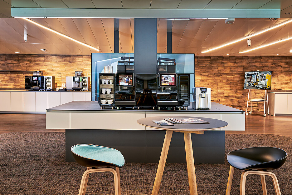 Dans l’attrayant showroom d’Aarburg, les derniers modèles de Franke Coffee Systems sont présentés et peuvent être testés.