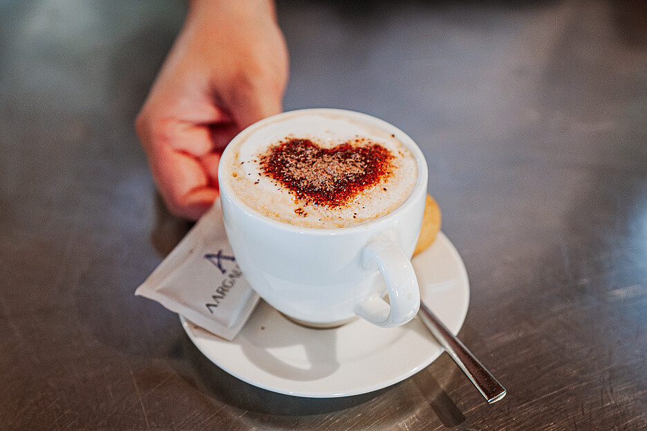 Grâce aux technologies modernes, la qualité barista est désormais accessible même avec une machine à café entièrement automatique.
