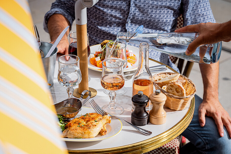 Des plats de brasserie classiques, inspirés de Paris et de Lyon.