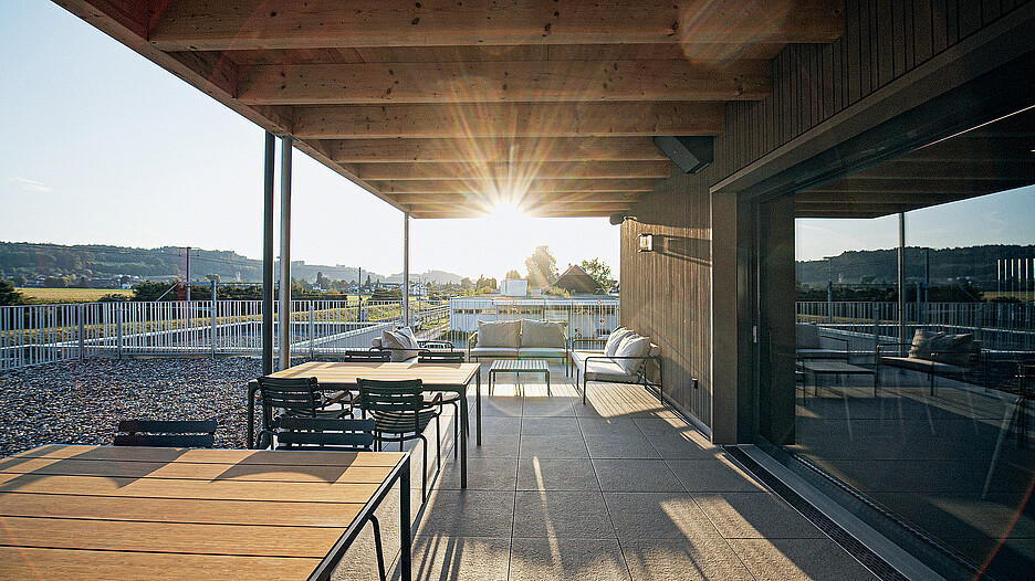 La terrasse sur le toit du Soulkitchen Taste peut accueillir 50 personnes. Pour les événements, la capacité est suffisante pour accueillir jusqu’à 70 invités.