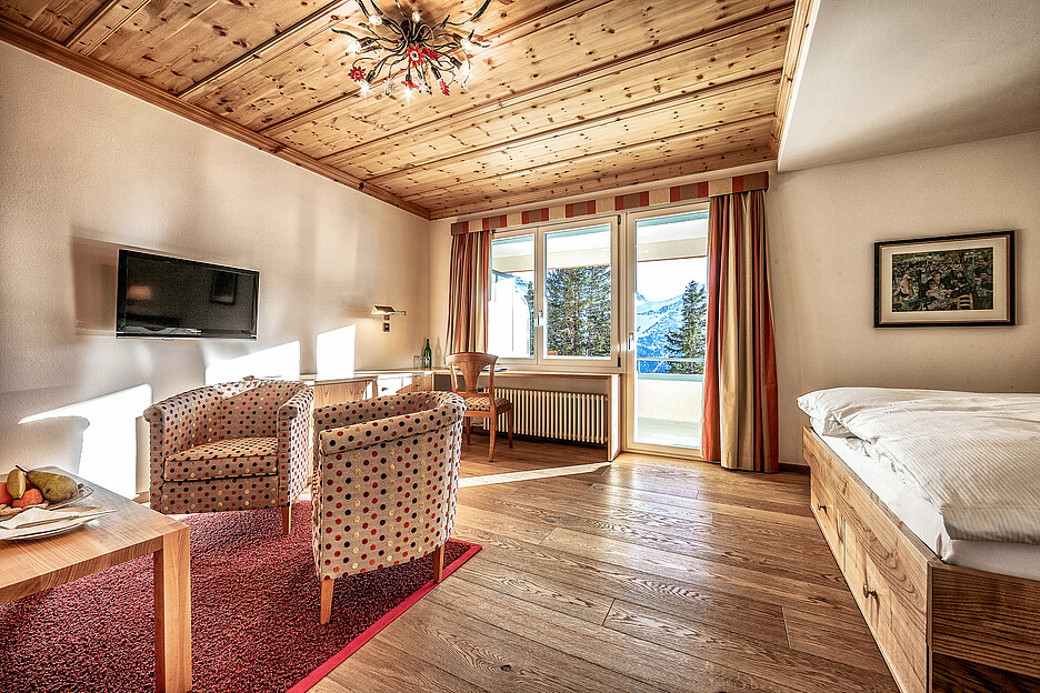 Des chambres spacieuses de toutes catégories et avec vue sur les montagnes assurent un séjour relaxant au Prätschli.