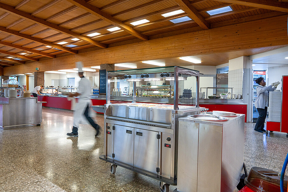 Le chariot de Beer Grill SA est la deuxième ligne à augmenter la capacité du self-service du restaurant du personnel Beau Moment. Jusqu’à 300 clients peuvent y être servis.