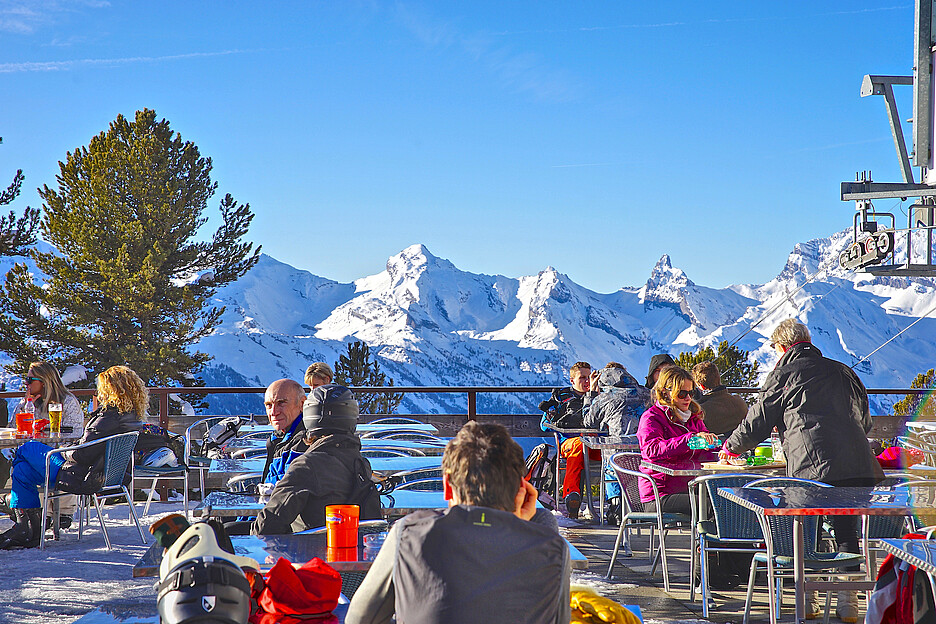 Le Restaurant de Tracouet, avec ses 350 places à l’intérieur et ses 420 places en terrasse, mise sur l’efficacité des processus et un équipement hautement professionnel comme les modèles Cafina CT8 et XT6.