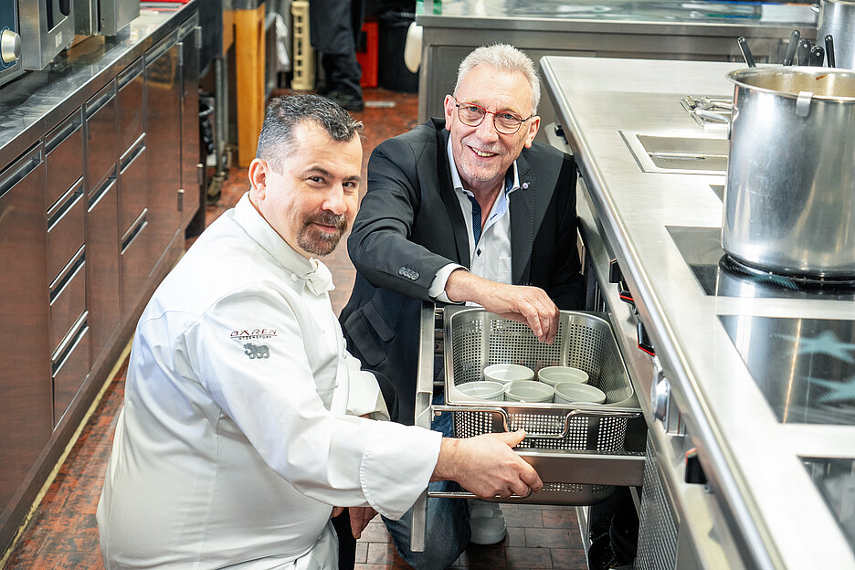 D’un chef à l’autre: «Les tiroirs Cook & Hold permettent une cuisson Delta T: la température reste constante entre l’enceinte et l’aliment, ce qui préserve jus, texture et saveur», détaille Martin Mathieu.