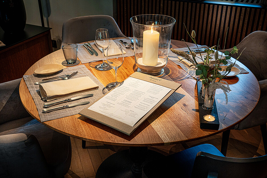 De nos jours, il est essentiel d’avoir des concepts de cartes qui s’harmonisent parfaitement avec le style et l’ambiance de la gastronomie et de l’hôtellerie, une spécialité de la société Glen.